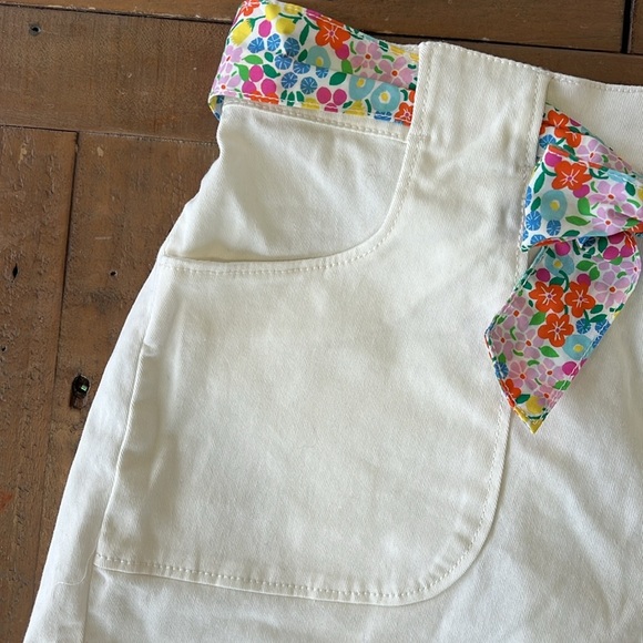 Mini Boden white button fly floral tie belt preppy shorts - Picture 2 of 6